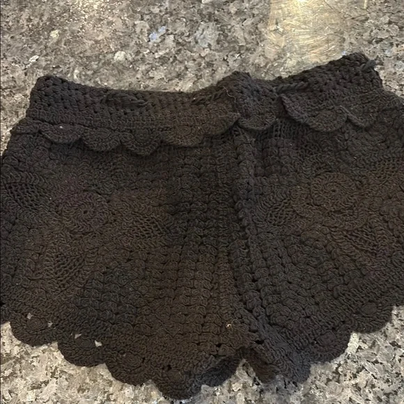 Black Bermuda Shorts with Elastic Waistband and Relaxed Fit - Picture 6 of 8